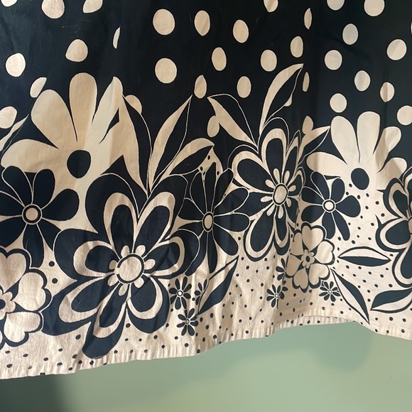 Polka dot dress size Medium - Picture 3 of 4